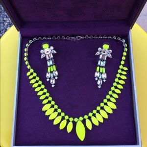 Costume Vintage “style” necklace & earrings set.